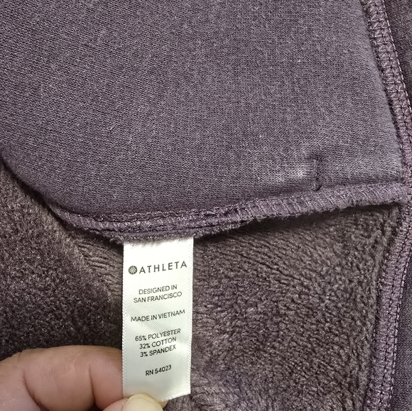 Women's Athleta cozy Karma Asymmetrical pullover sweatshirt/ sweater Sz L - Picture 15 of 16